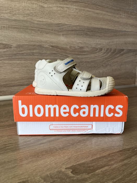 Детски сандалии biomecanics 23 размер