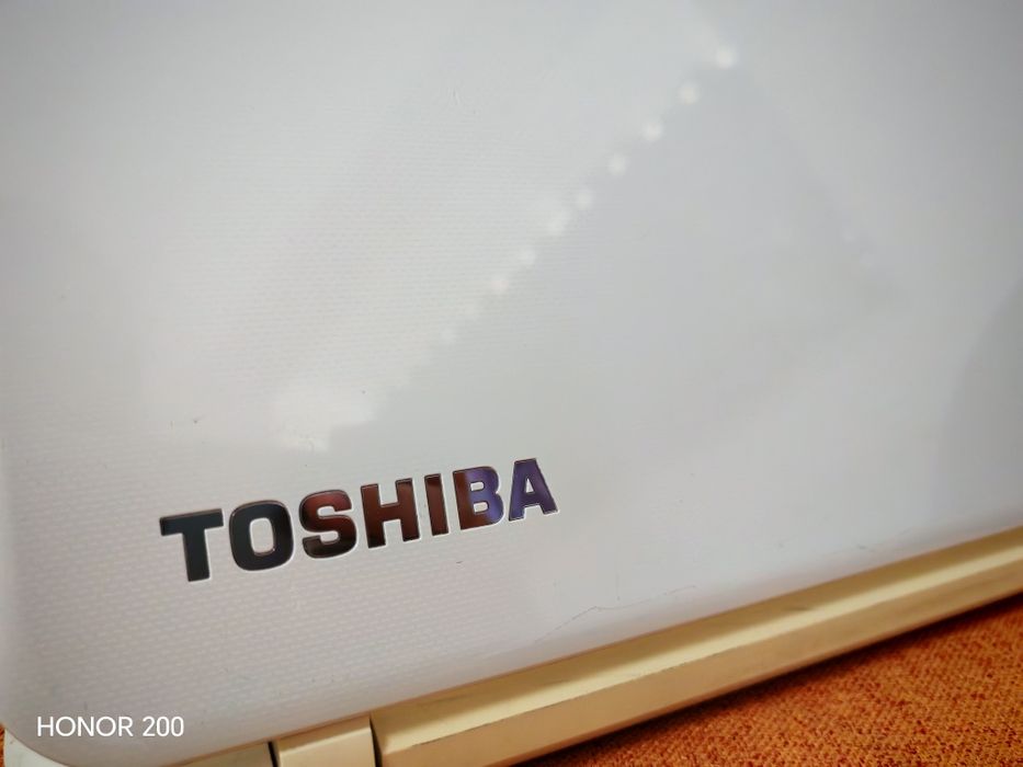 Laptop Toshiba intel core i5 alb
