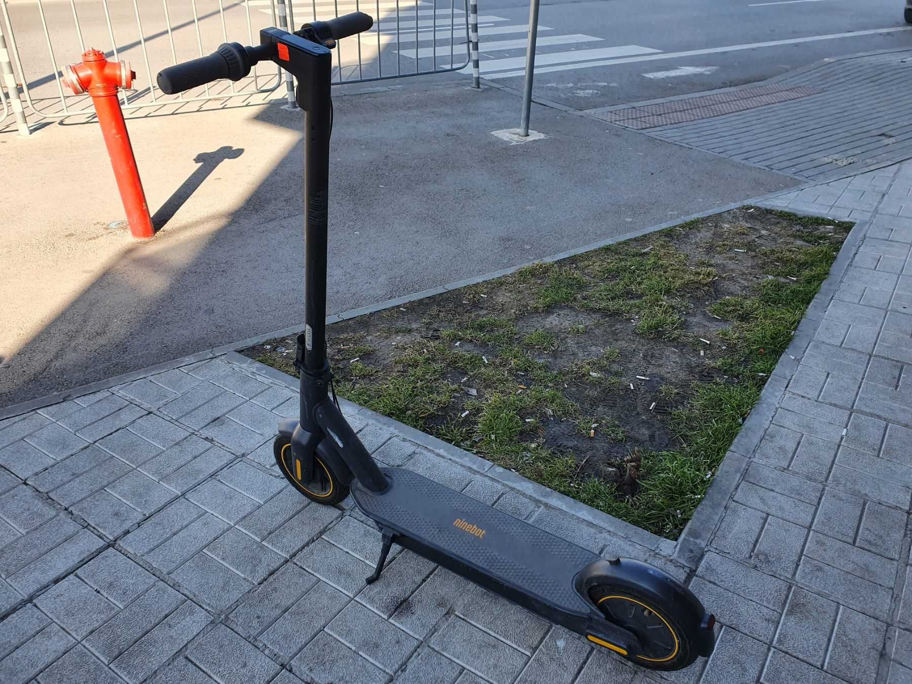 Продавам електрическa тротинетка SEGWAY MAX G30 KICKSCOOTER