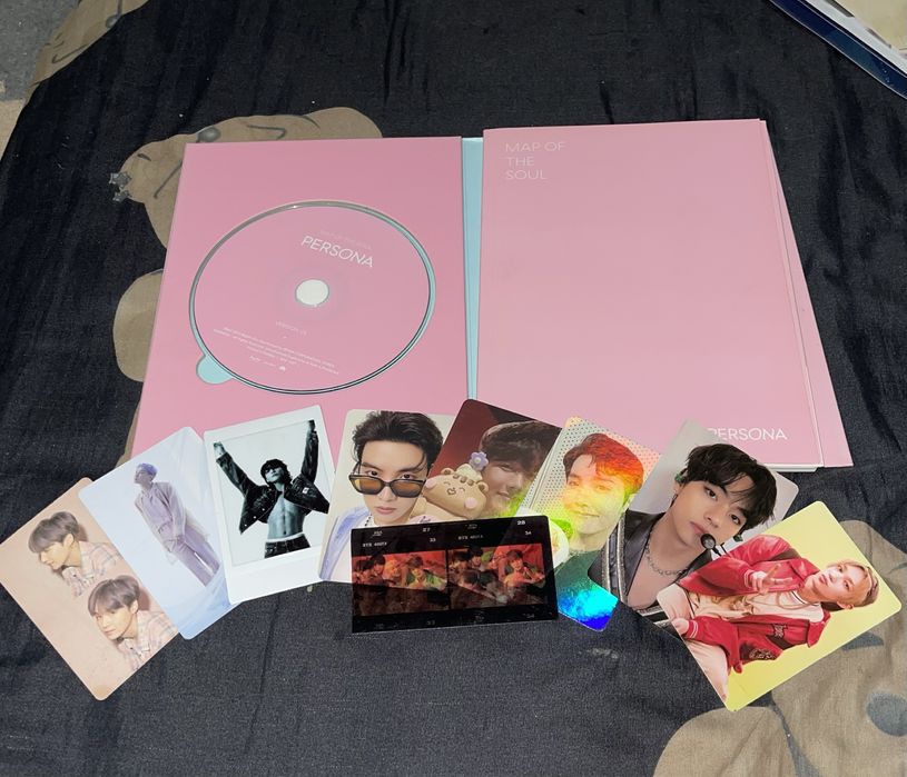 BTS альбом и карты и уно игра