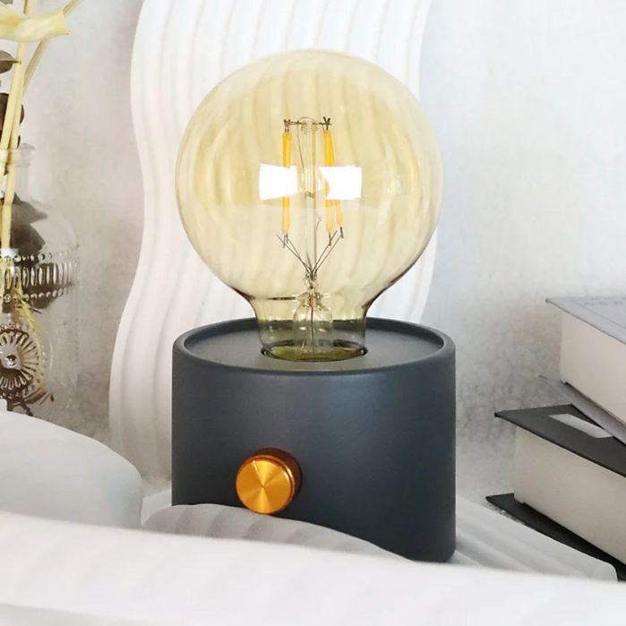 Светильник настольный