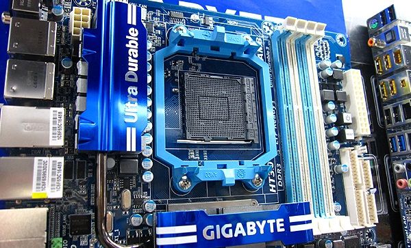 Kit placa  GA-890GPA & procesor AMD 965 Quad core 965 Black edition