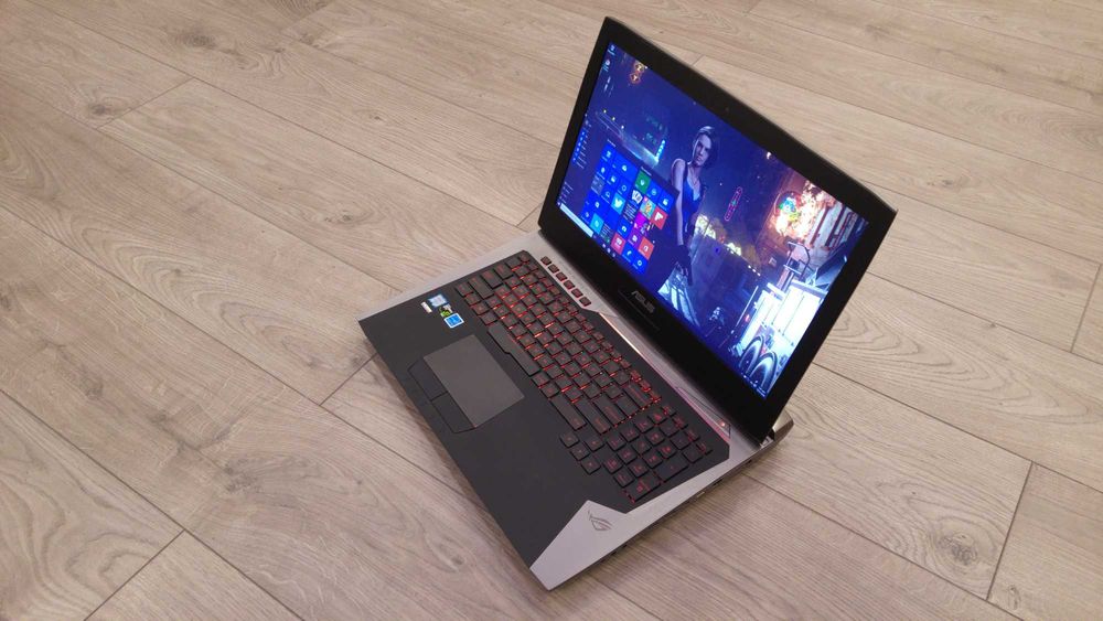 laptop gaming Asus Rog Strix, intel core i7- video 8 gb ,  17,3 inch