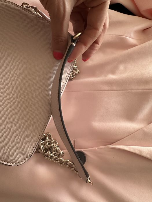 Дамска чанта Guess