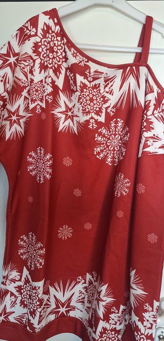 Дамска коледна рокля.Размер м.Нова.