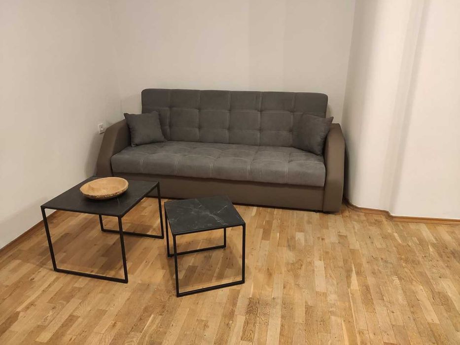 Дава се под наем Двустаен апартамент в Пловдив, Изгрев - 70 кв.м за 275 € - Снимка #2