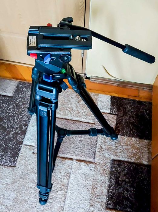 Trepied pentru camere video profesionale in stare impecabila