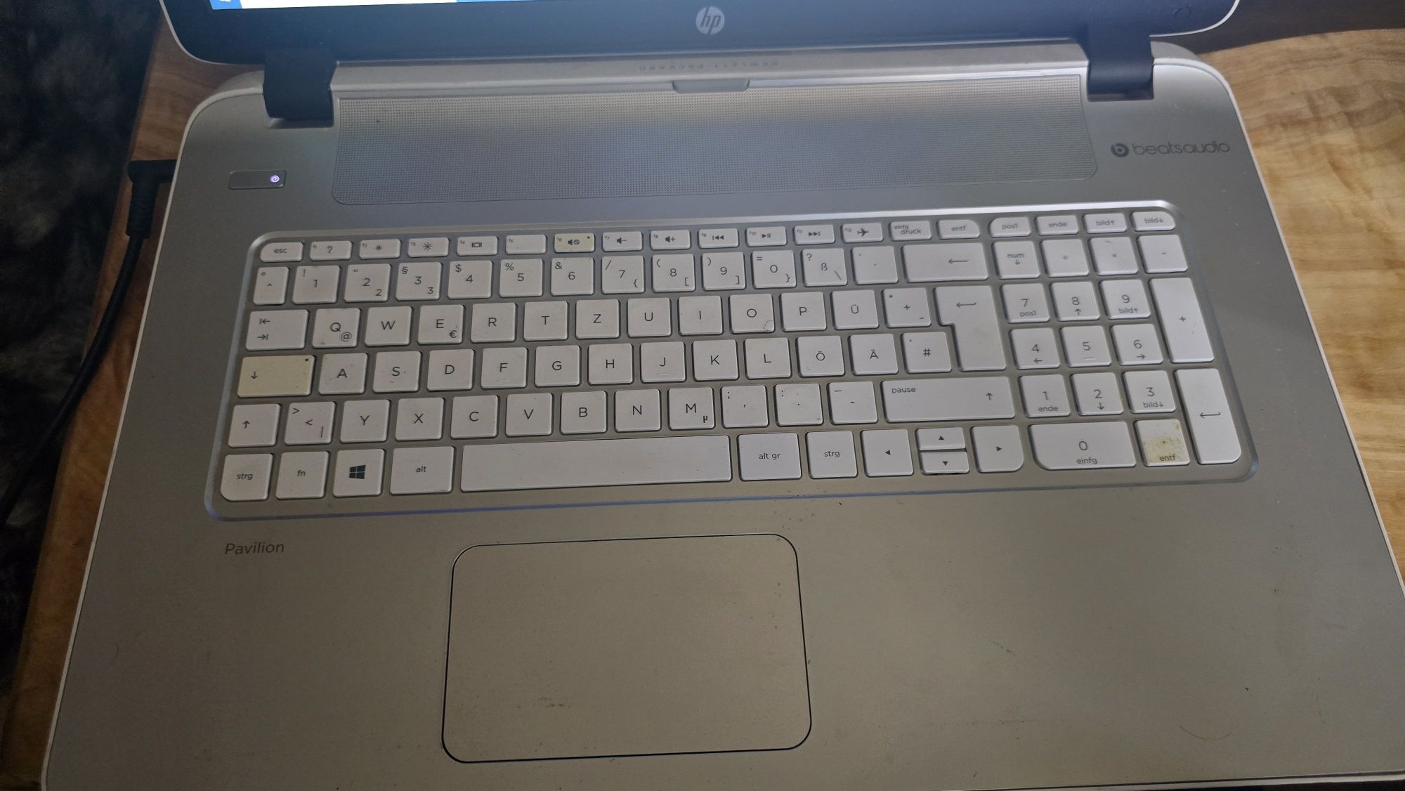 Laptop HP pavilion F265ng 17 inch beats audio
