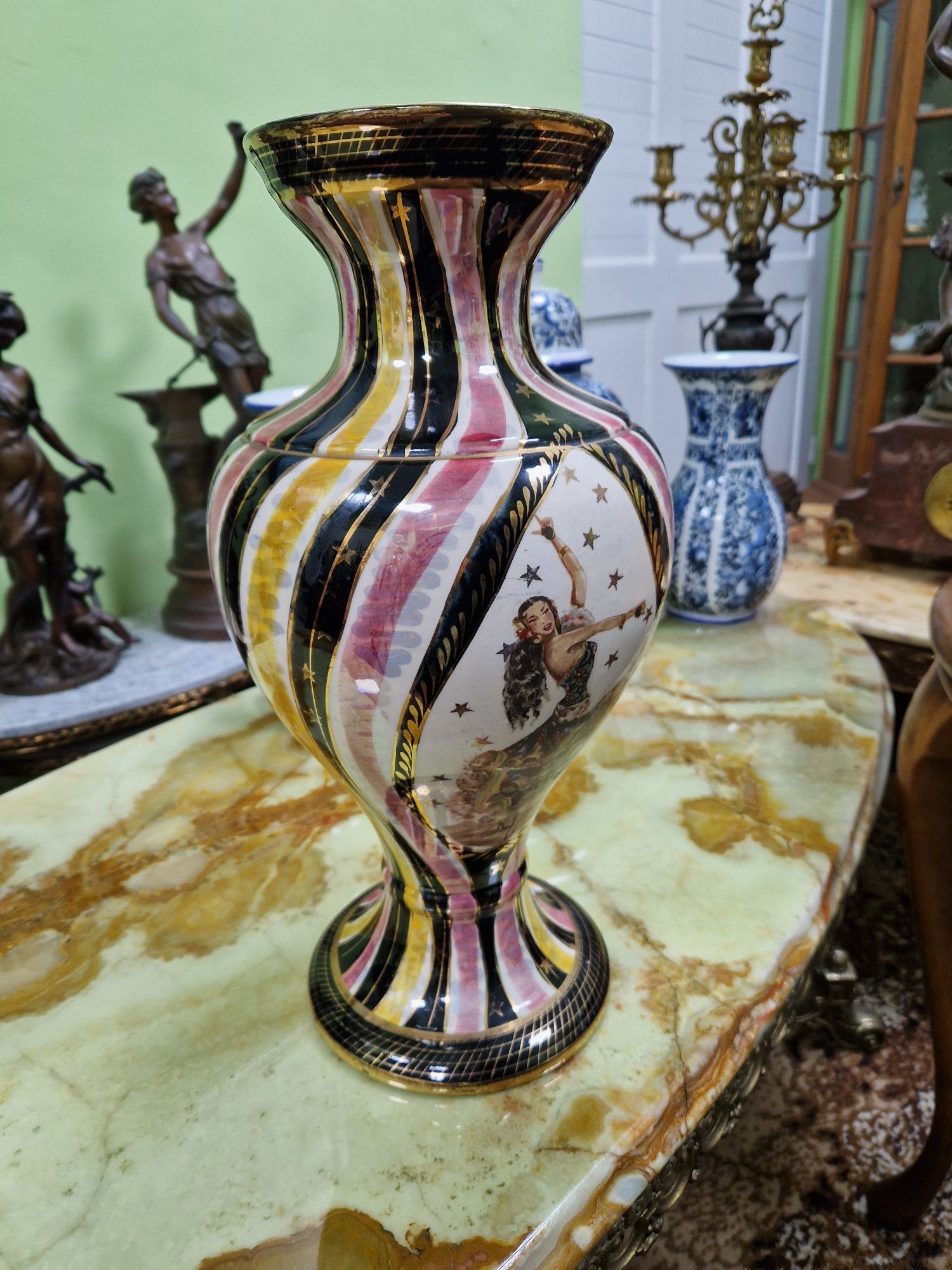 Уникална антикварна колекционерска белгийска порцеланова ваза H.BEQUET