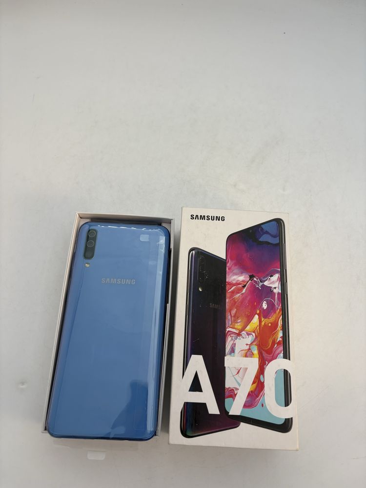 Samsung A70, 128gb display Super Amoled, NOU, in tziple