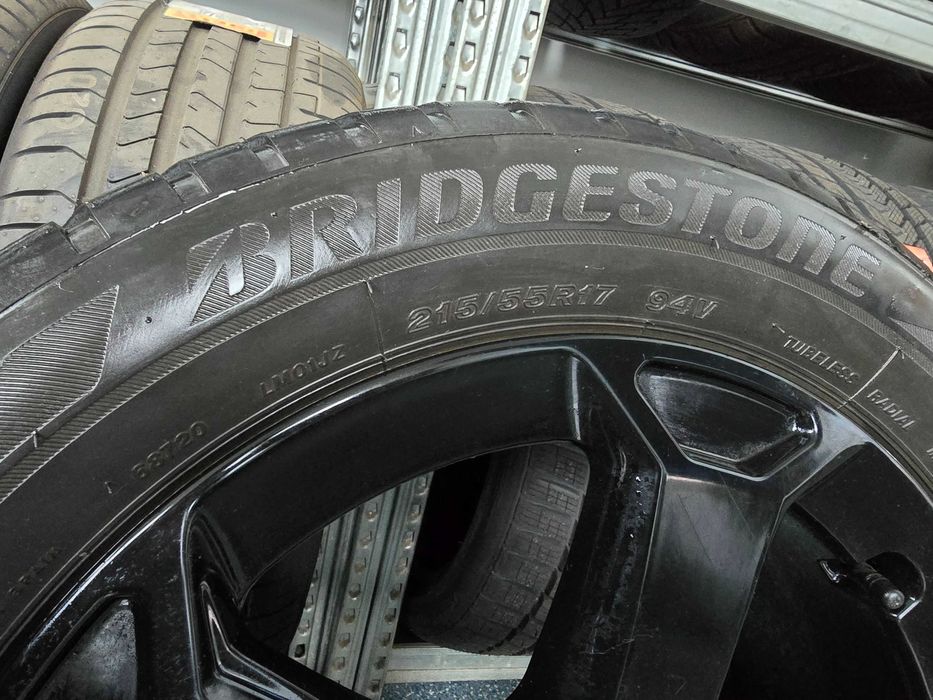 Jante Audi q2 Anvelope Bridgestone Blizzak LM 001 215 55 R17