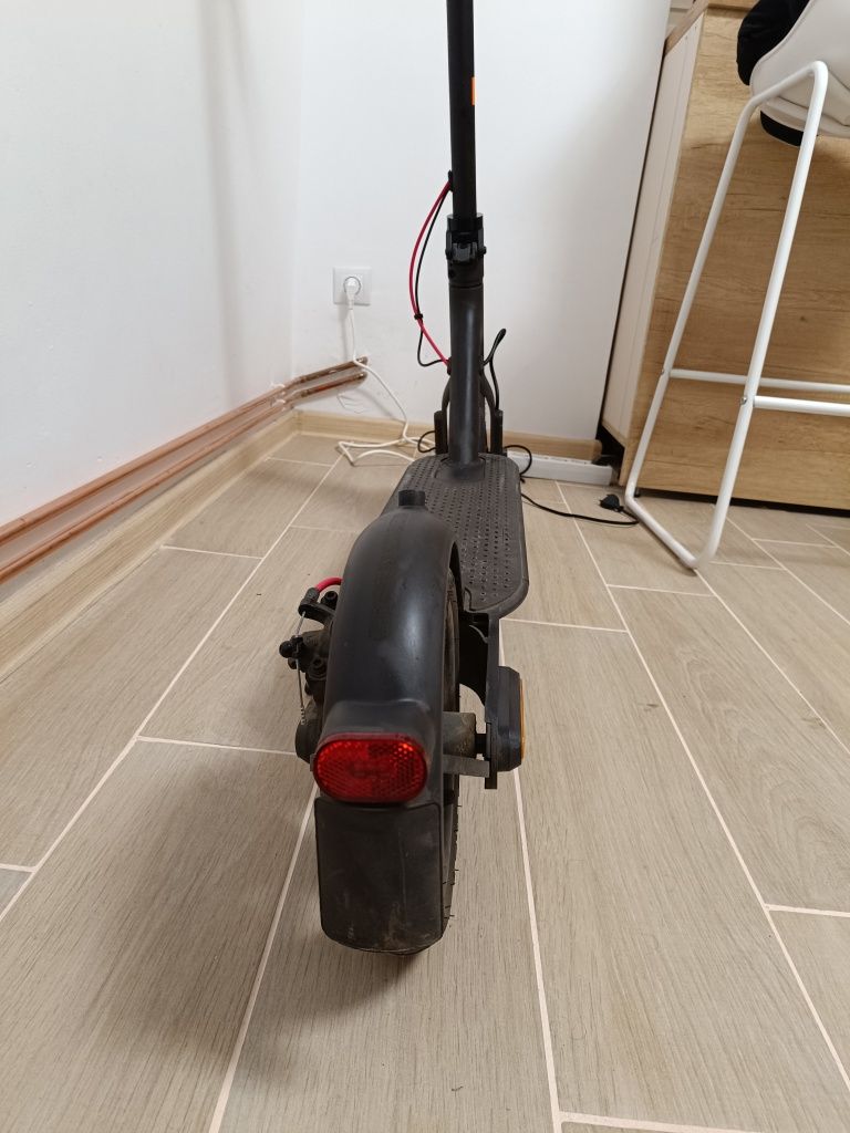 Trotineta electrica Xiaomi Pro 2

Autonomie 45km 
Viteza 25 km
Motor