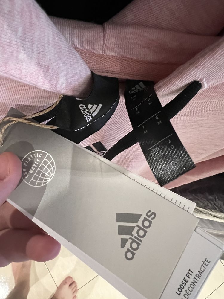 Hanorac Adidas NOU cu etichetă.