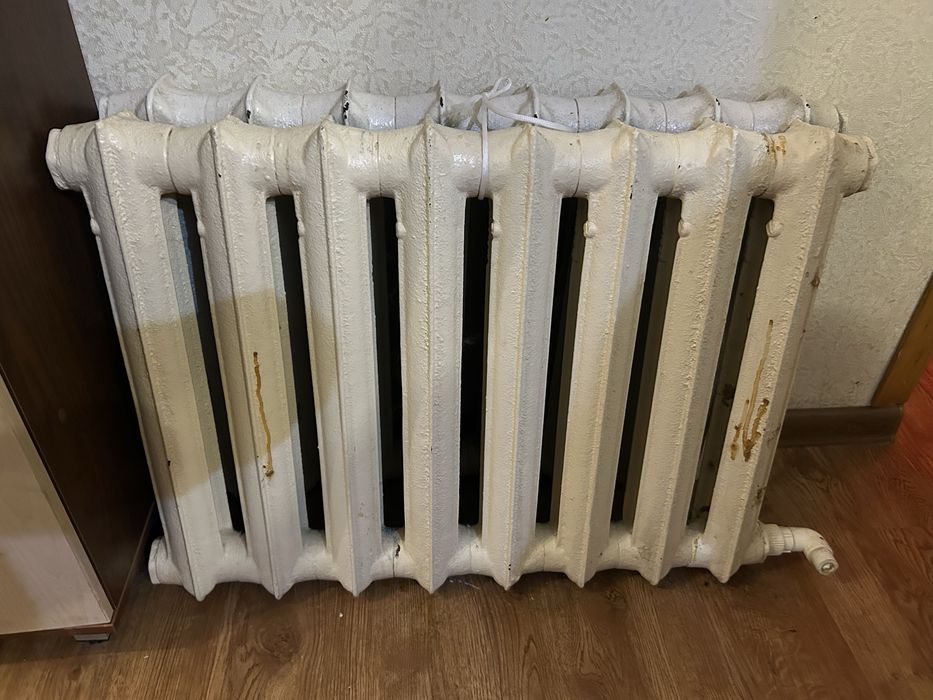 2 чугунные батареи по 8 секций — мощные и надёжные
