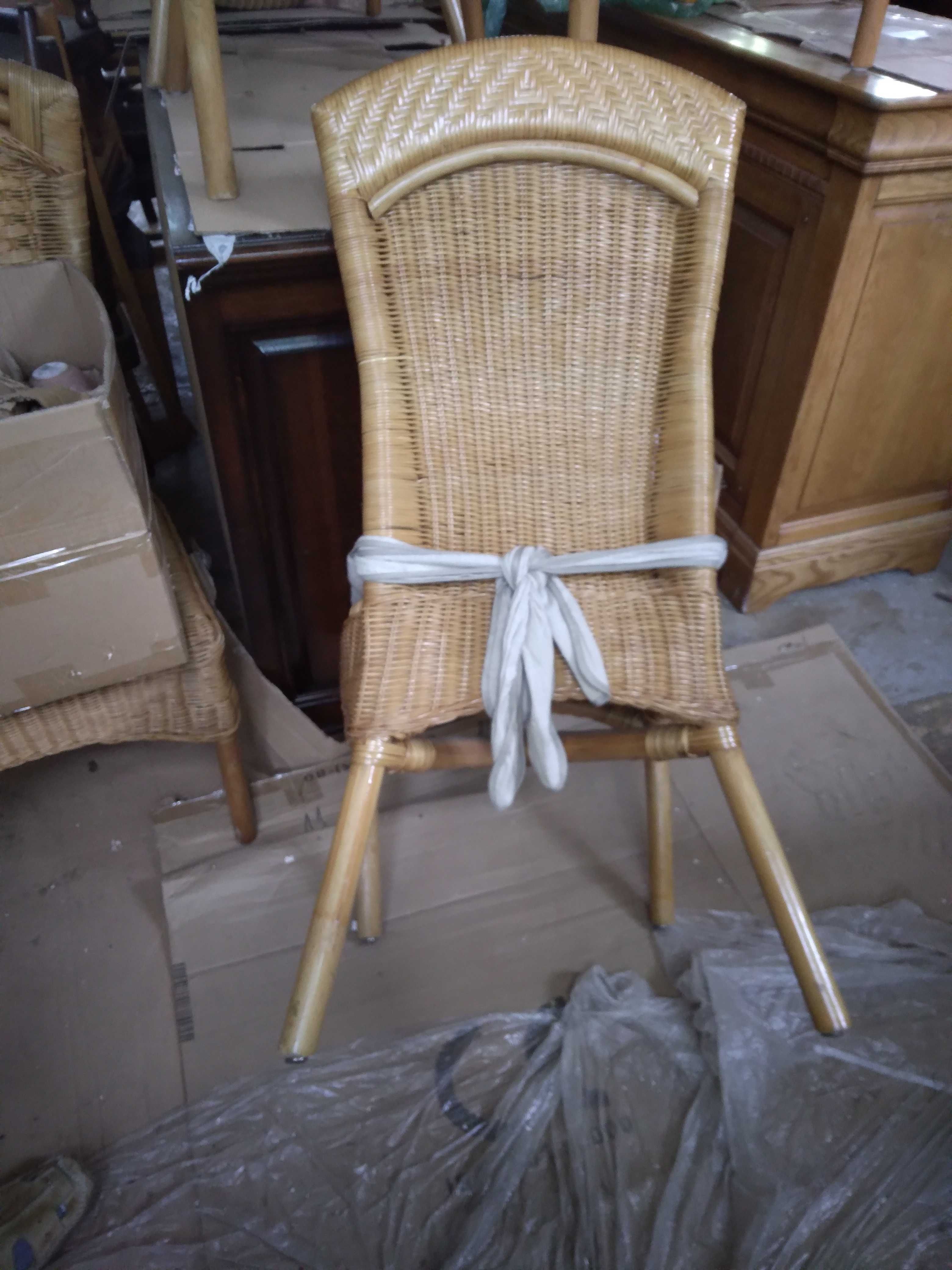 Стенни лампи дърво и стъкло
