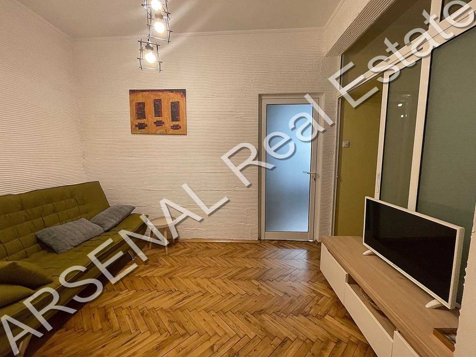 Дава се под наем Тристаен апартамент в София, Център - 80 кв.м за 550 € - Снимка #4