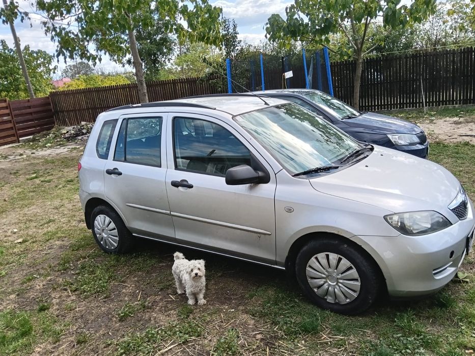 Vând Mazda 2 2005