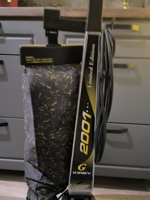 Прахосмукачка Кирби G2001