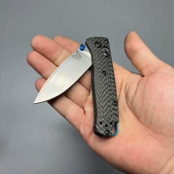 BENCHMADE Mini Bugout, AXIS, Drop-point, Fibră de carbon 533-3