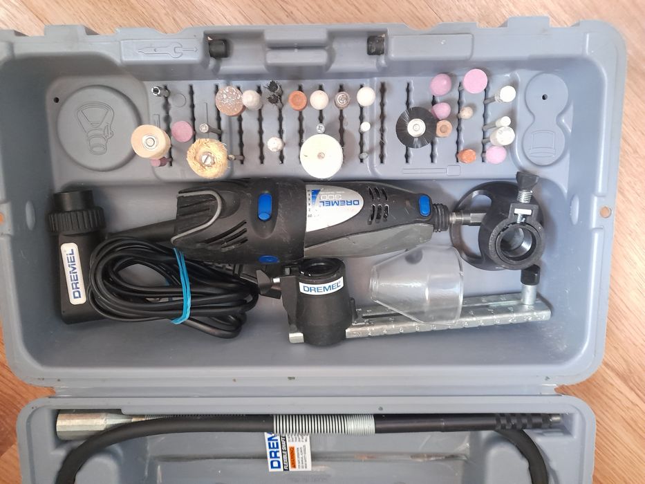 DREMEL masina multifuncțională 300,cutie si accesorii