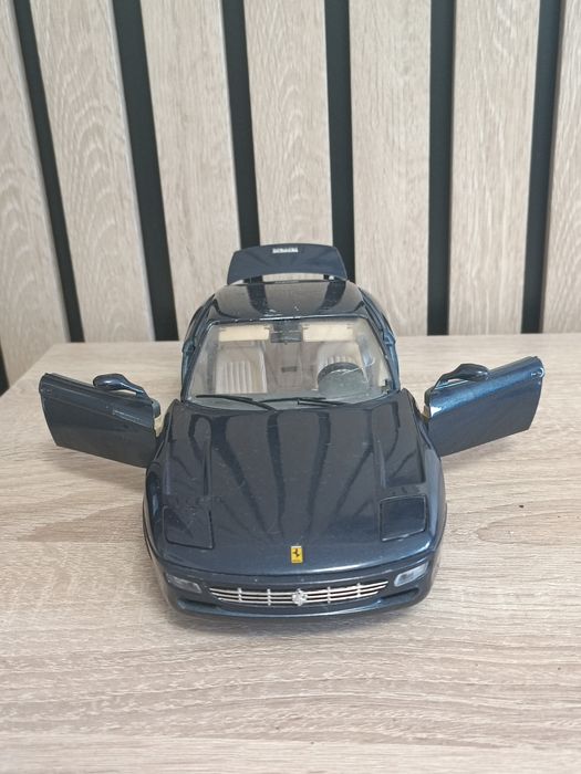 Machete mașinuțe de colecție Maisto, Burago