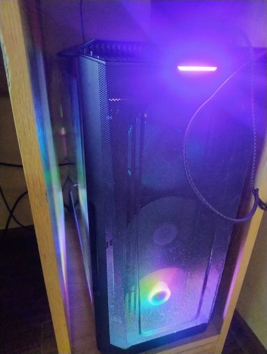 Vand PC gaming tasta+monitor+ casti