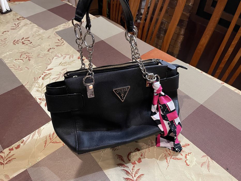 guess дамска чанта