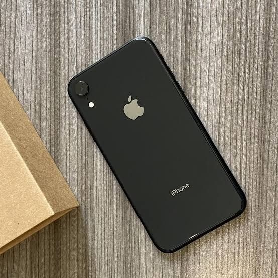 IPhone XR 128GB battery health 84%