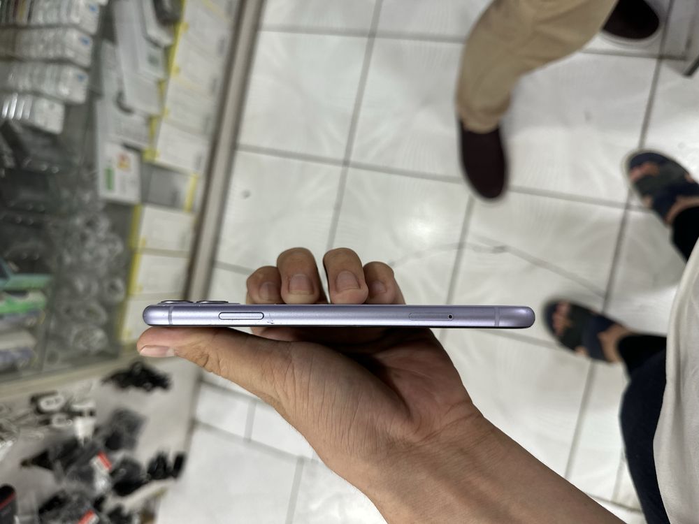 iPhone 11 iPhone 11