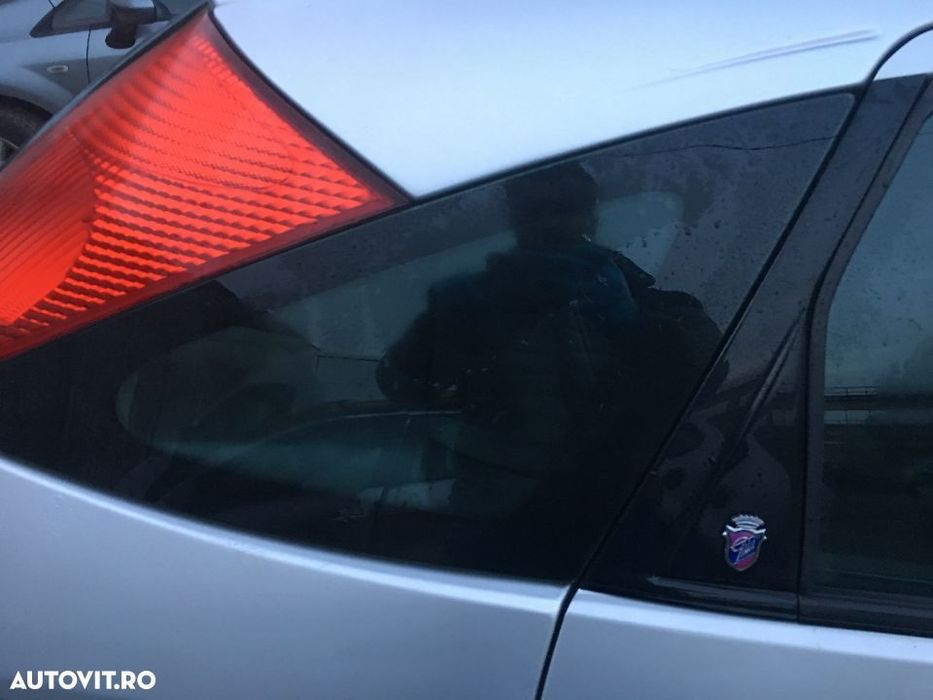 Geam Aripa Dreapta Spate Ford Focus 1 Hatchback 1998 - 2004