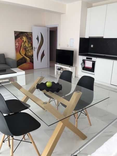 Дава се под наем Двустаен апартамент в София, Изгрев - 85 кв.м за 453.9 € - Снимка #1