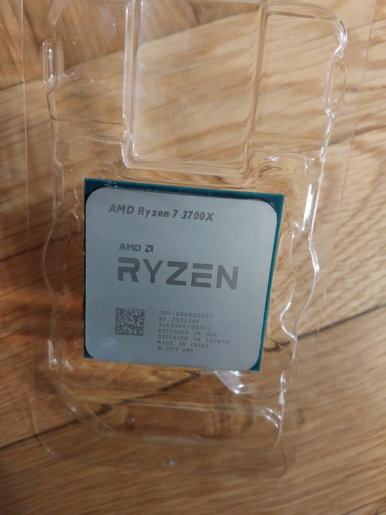 Ryzen 7 3700X , AM4 , zen2 8-ядрен , 16-треда