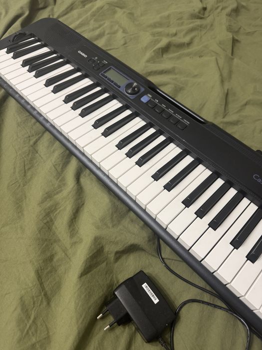 Продаю сентизатор Casio