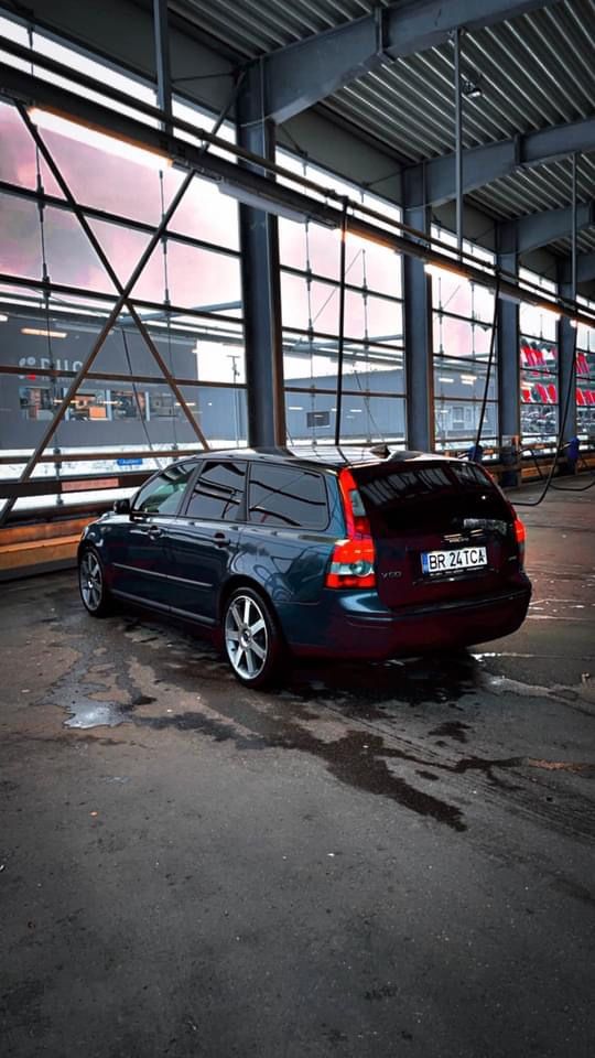 Volvo v50 2005