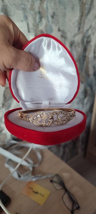 Продам золотой браслет12.40 гр 583 проба  с бриллянтами Мосювелир