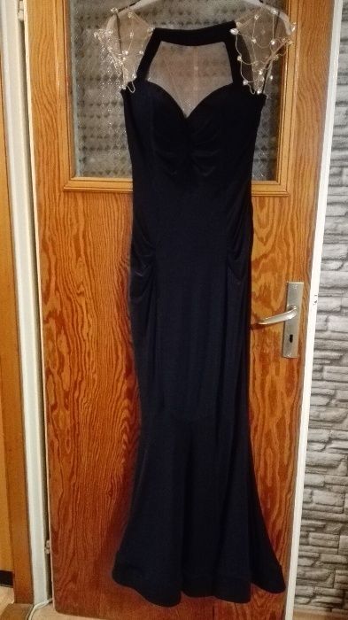 Страхотна рокля с камъни