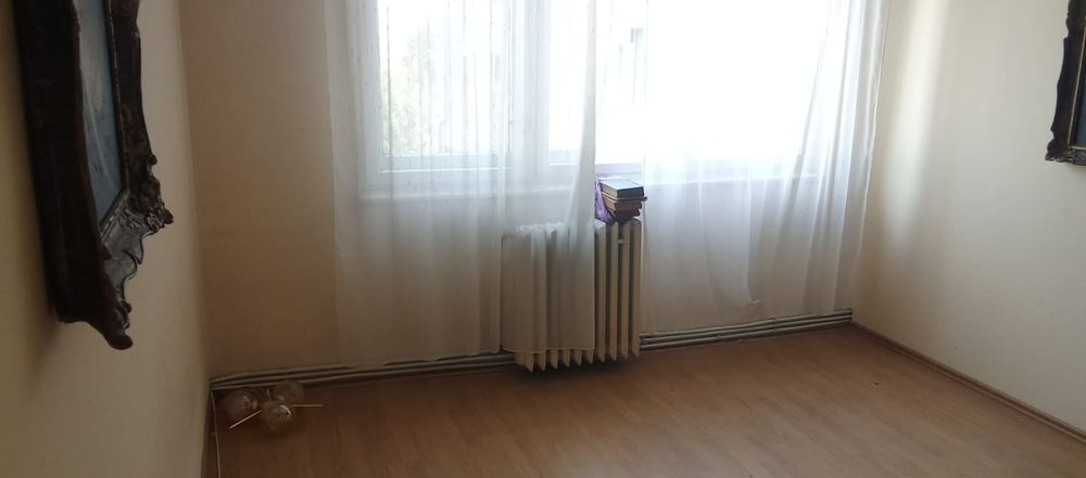Ap 2 camere cu balcon