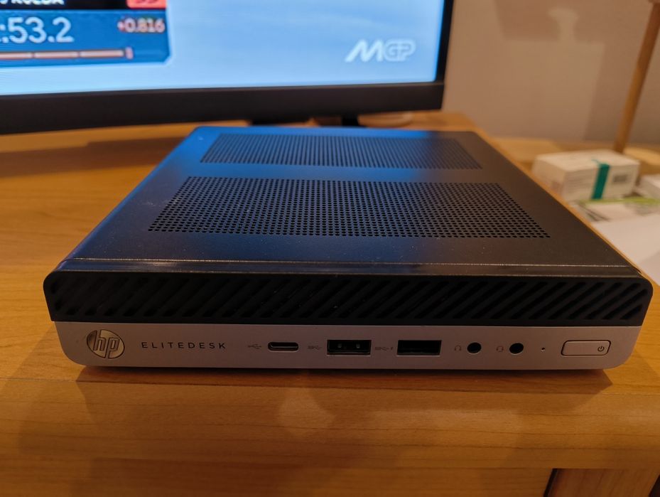 Calculator HP + monitor Tesla