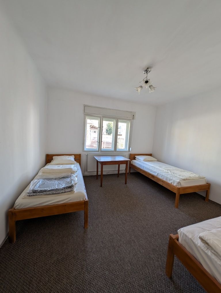Inchiriere casa cazare muncitori 10 persoane 30 lei/noapte