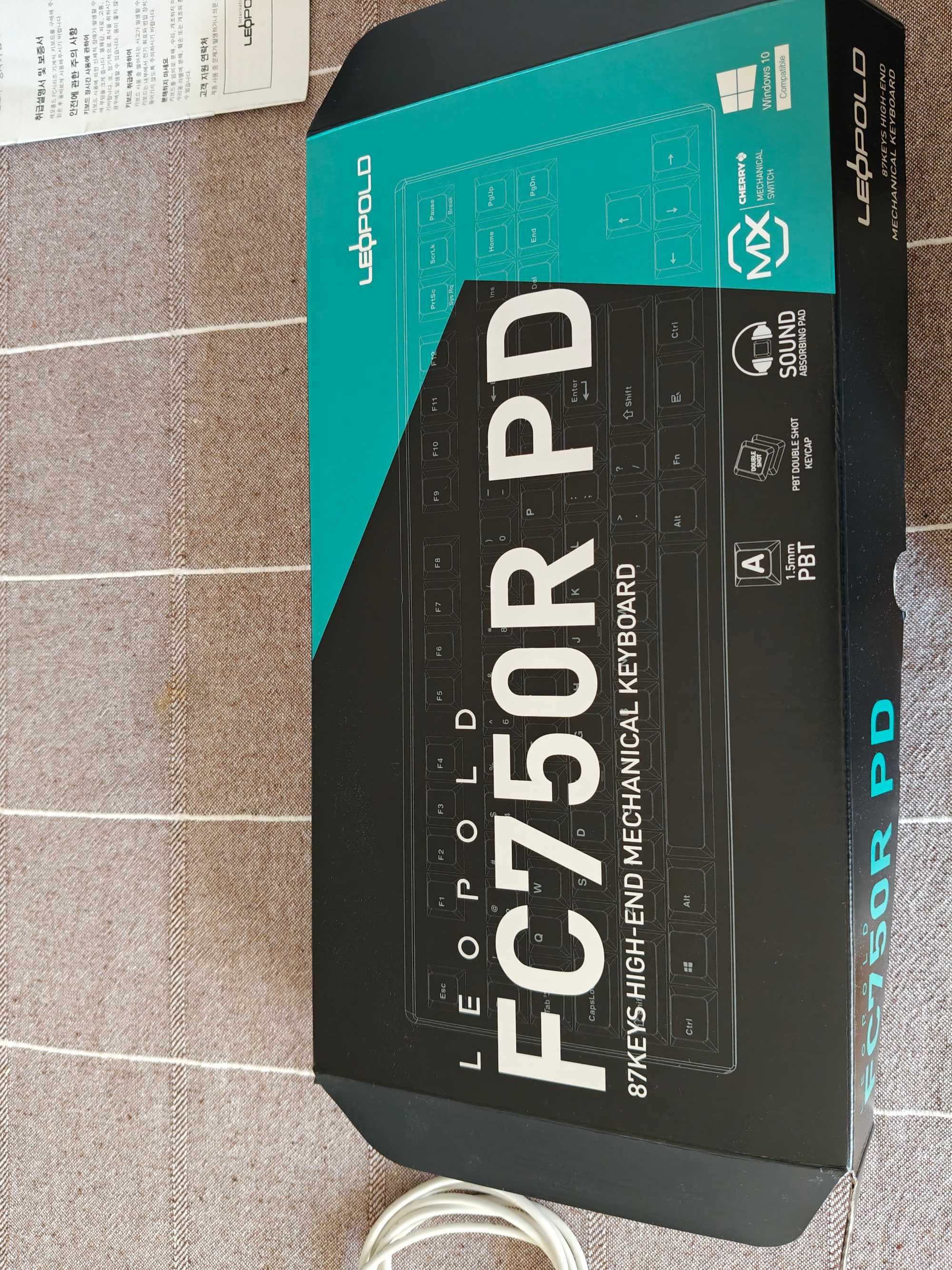 Геймърска механична клавиатура Leopold FC750R PD