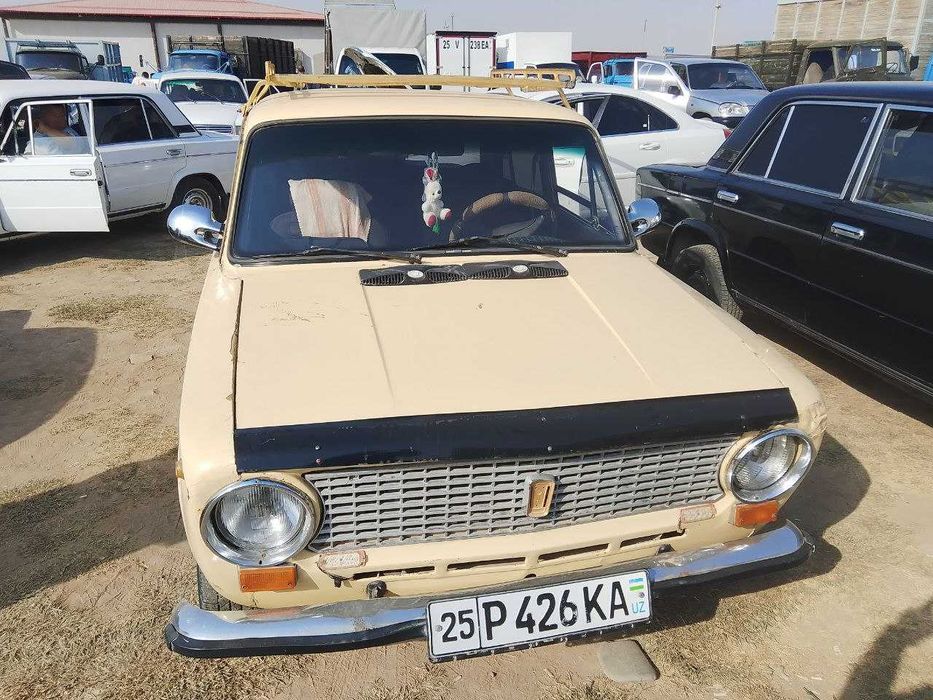 Vaz 2101 sotiladi 1978 yil gazda dakimentga ruhsati bor gaz srogi 2032