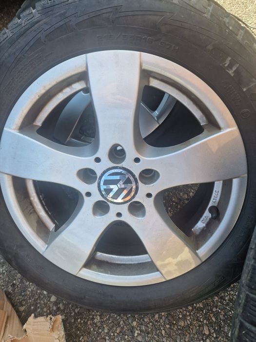 Jante aliaj noi nouțe impecabile pentru vw. Audi.r 16 cu cauciucuri de