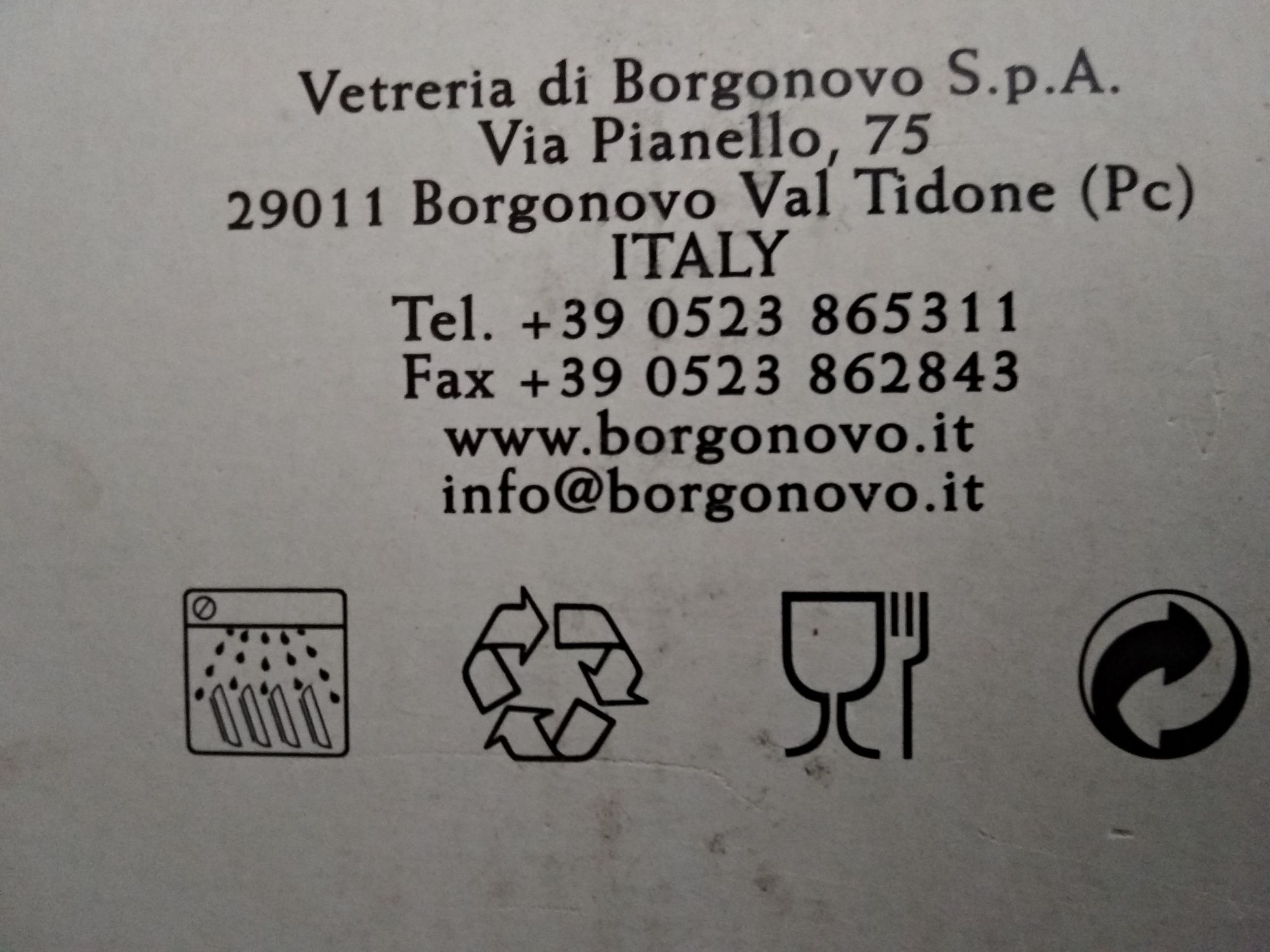 Уникален  подарък за Великден- италиянски комплект-гарафа и 6 чаши