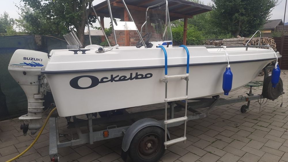 Vând barcă  cu motor  yamaha 50 cp și peridoc  înmatriculate