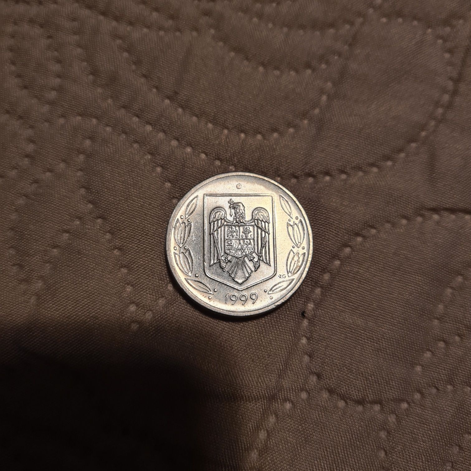 Vând moneda 500 lei veche