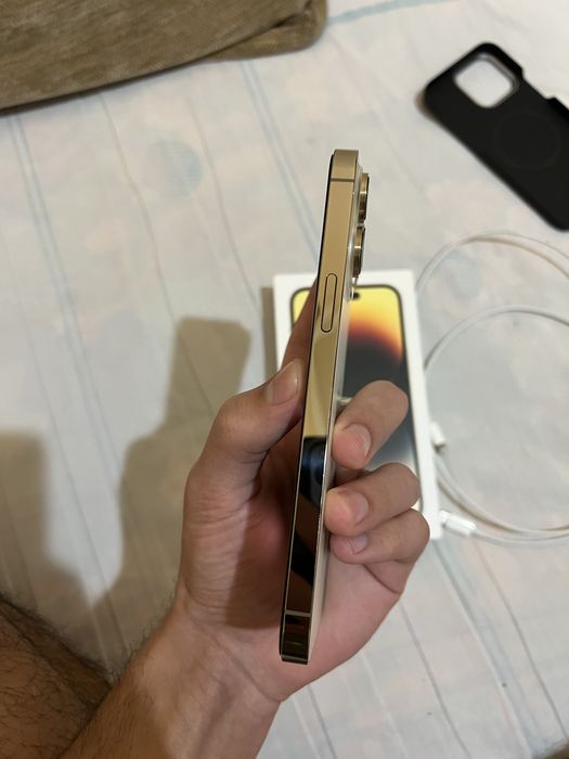 Iphone 14 pro max Gold