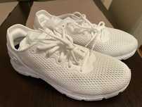 Under Armour  HOVR Sonic 4 CN