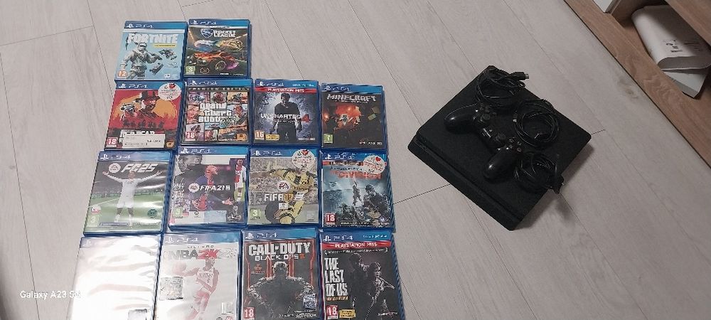 PS4 slim în stare foarte bună cu 14 jocuri