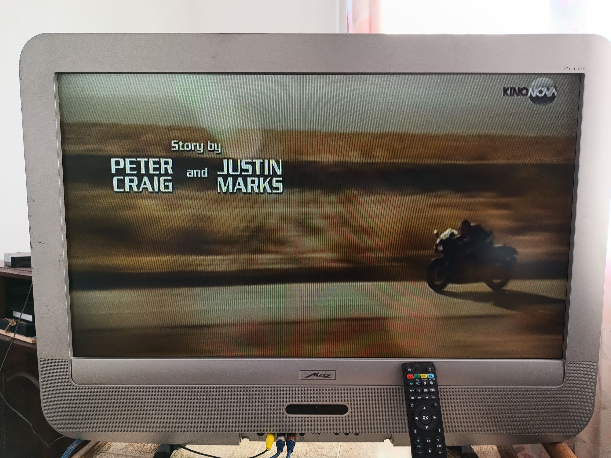 Телевизор LCD 32" инча