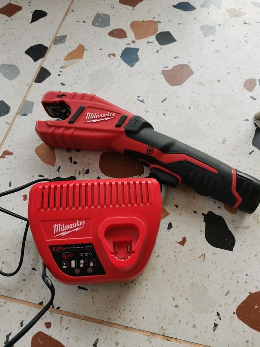 Milwaukee taietor teava